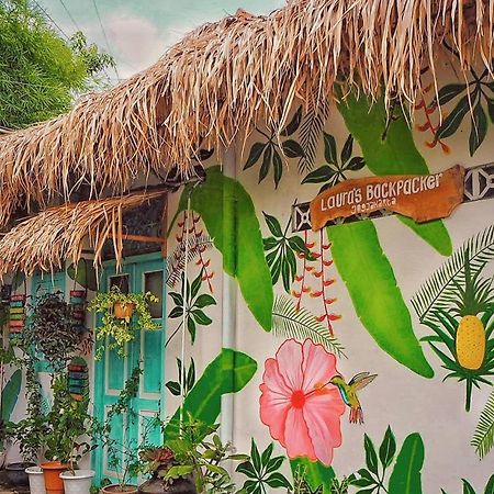 Albergue Laura'S Backpacker 523 Yogyakarta Exterior foto
