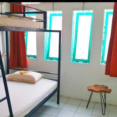 Albergue Laura'S Backpacker 523 Yogyakarta Exterior foto