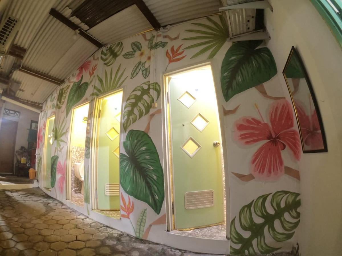 Albergue Laura'S Backpacker 523 Yogyakarta Exterior foto
