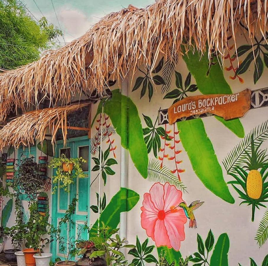 Albergue Laura'S Backpacker 523 Yogyakarta Exterior foto