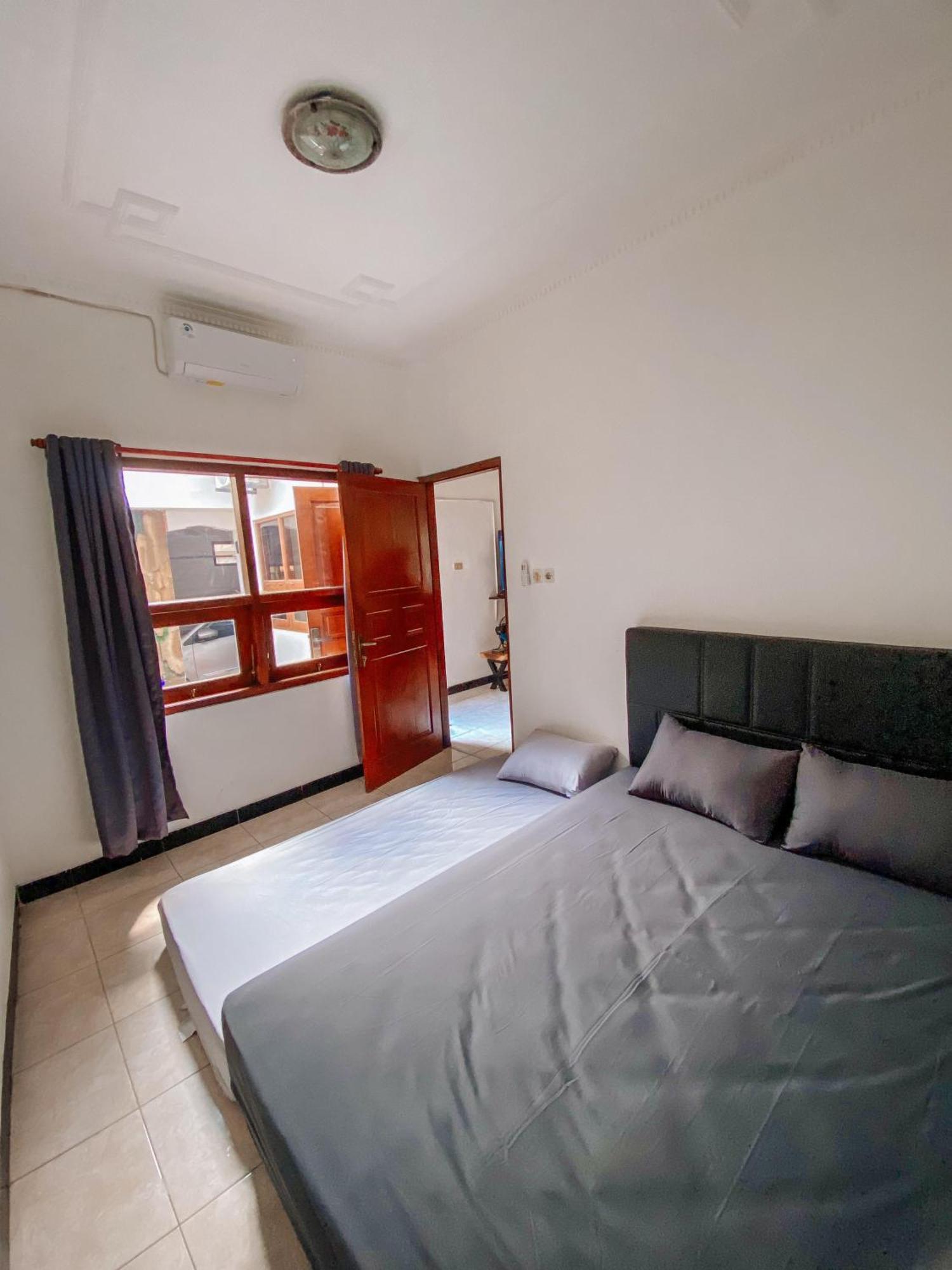 Albergue Laura'S Backpacker 523 Yogyakarta Exterior foto