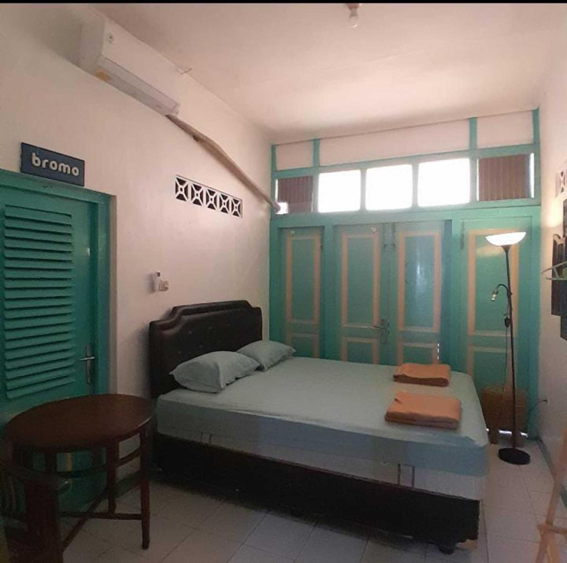 Albergue Laura'S Backpacker 523 Yogyakarta Exterior foto